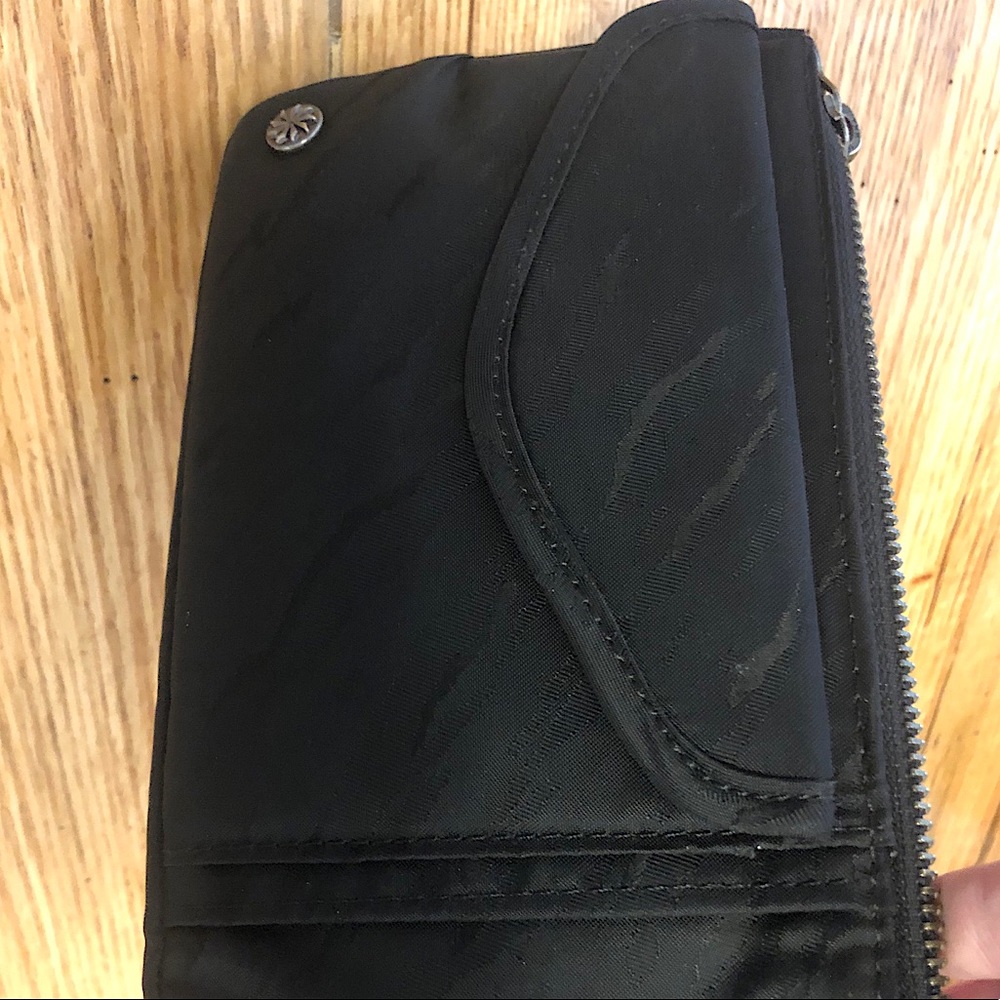 Athleta Caribiner Wristlet Cell Phone Holder